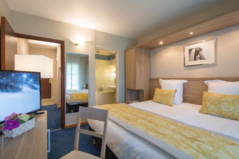 Logis Hotel & Restaurant - Lensotel Esterno foto